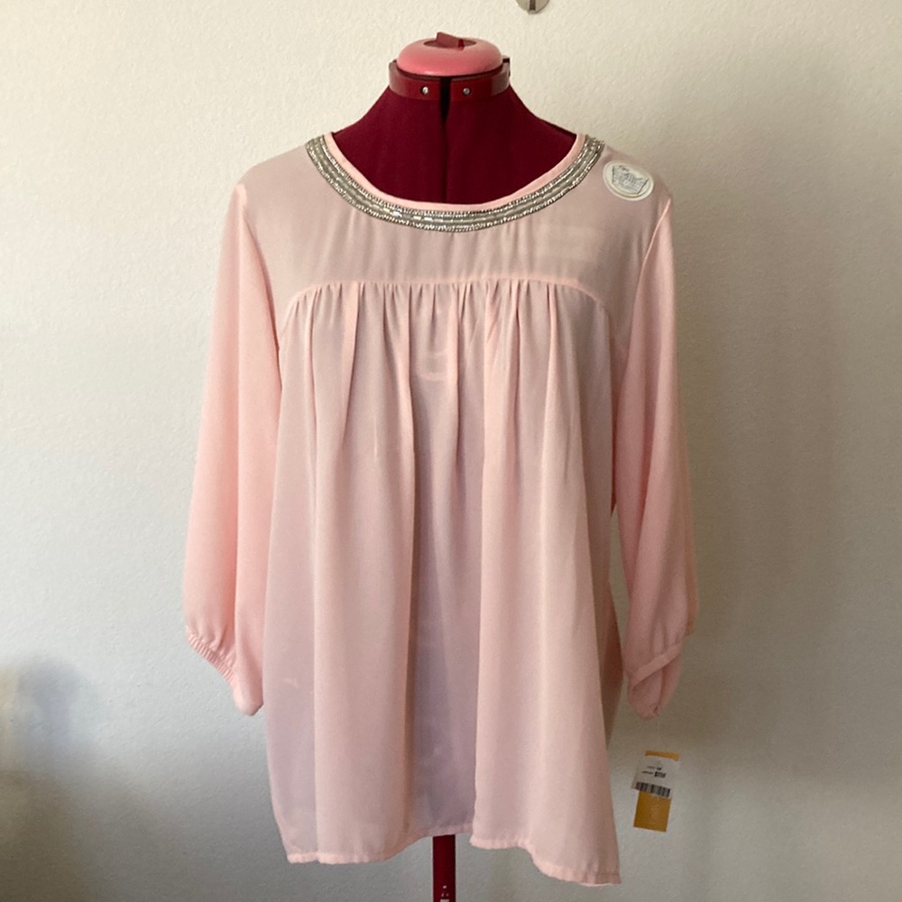 Lady Sun pink 3/4 sleeves round neck blouse silver/glass stones on the collar